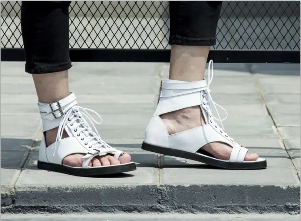 CH. KWOK/модные летние сандалии; мужская повседневная обувь из натуральной кожи на плоской подошве; сандалии-гладиаторы; Черная мужская обувь; пляжные шлепанцы на плоской подошве