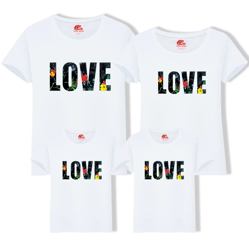 

Summer Mothers And Daughters T-shirts Family Matching Outfits Family Look LOVE Pattern Family T-Shirts Outerwear Lovers Suit