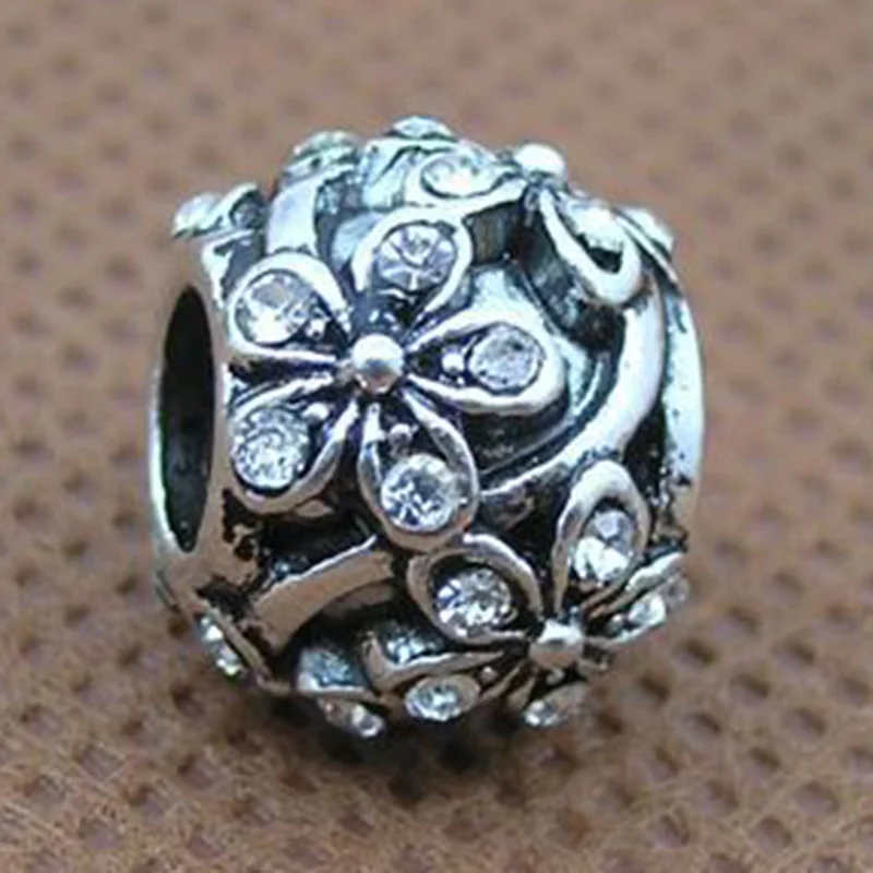 2351442374_1436279013