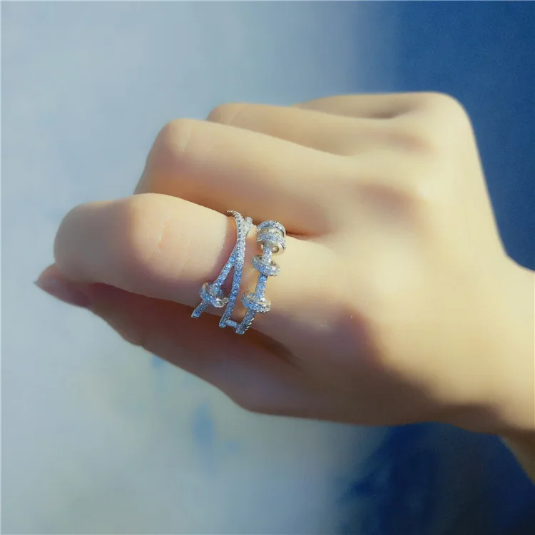 

New Hot Brand Pure 925 Sterling Silver Jewelry For Women Wedding Rings Lock Design Jewelry 5 Circle Ring Top Quality Party Ring