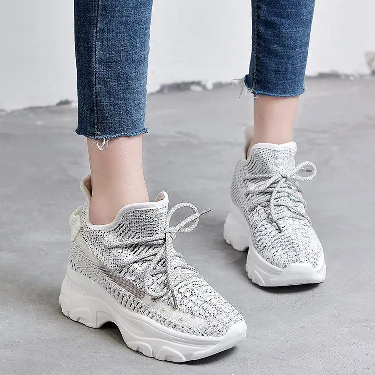 Женские кроссовки, визуально увеличивающие рост на 7 см; сетчатые дышащие кроссовки на массивном каблуке; Повседневная прогулочная обувь; женские криперы на платформе - Цвет: gray