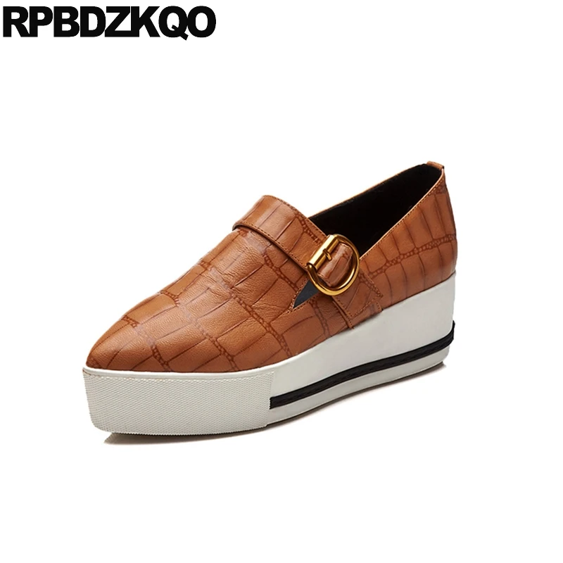 

Red Brown Striped Wedge Pointed Toe Muffin Snake Sneakers Women Loafers Designer Wide Fit Shoes Ladies Vintage Beautiful Drop