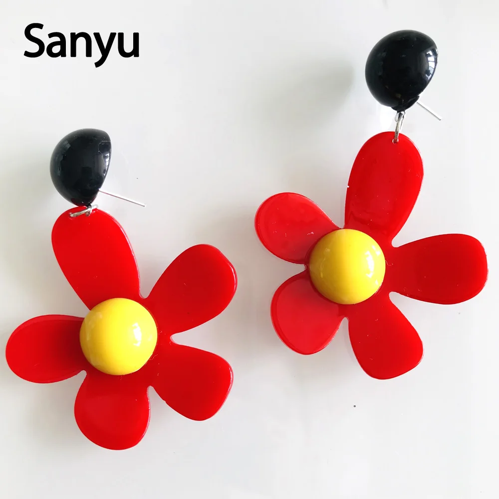 

Exaggerated Black White Big Acrylic Drop Earrings for Female Personalized Flower Night Club Party Dangle Earrings Jewelry 2019