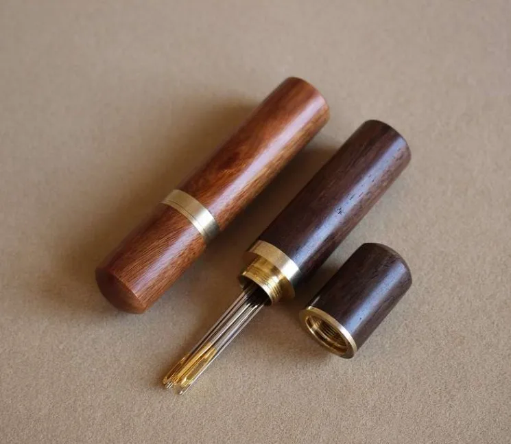 

2018 Hot Hand Sewing Needles Embroidery Mending Housing Case Durable Practical Wood Box Leather Knitting Craft DIY Tools