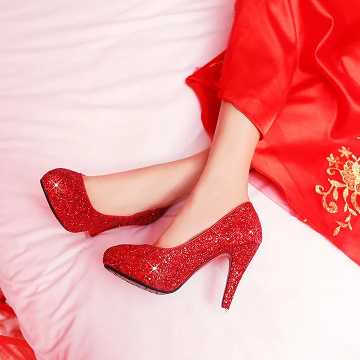 Пикантная женская обувь на платформе, расшитая блестками; туфли-лодочки на высоком квадратном каблуке; Демисезонная обувь для вечеринки и свадьбы; женская обувь; цвет красный, серебристый, золотой