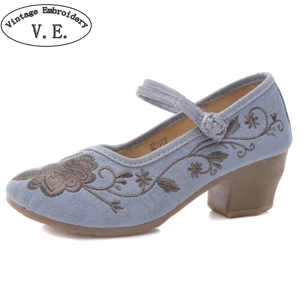 

Vintage Embroidery National Women Pumps Buckle Embroidered Middle-aged Ladies National Cotton Fabrick Shoes Zapatos Mujer Tacon