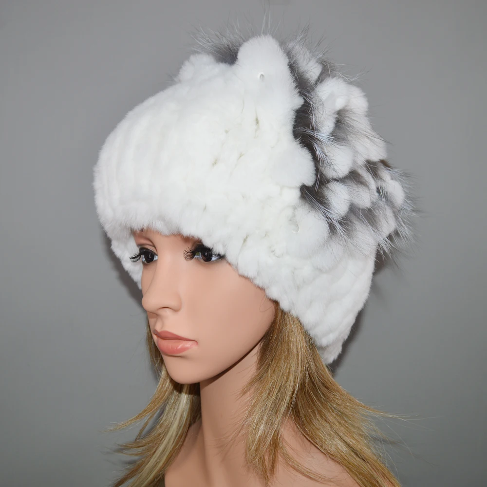 Новинка Россия женский Настоящий мех кролика Skullies шапки Роскошные вязаные цветы