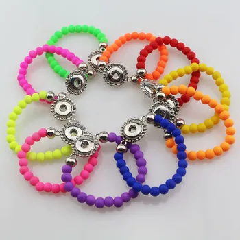

wholesale 30pcs mix colors Fashion 15cm Length Handmade Elastic Acrylic Rubber Beads 12mm Snap Button Bracelet for Kids Girls
