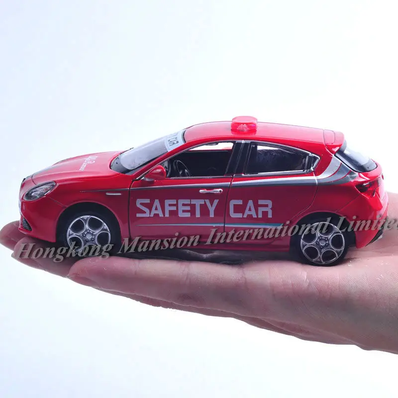 132 ALFA ROMEO Giulietta Safety Car (7)