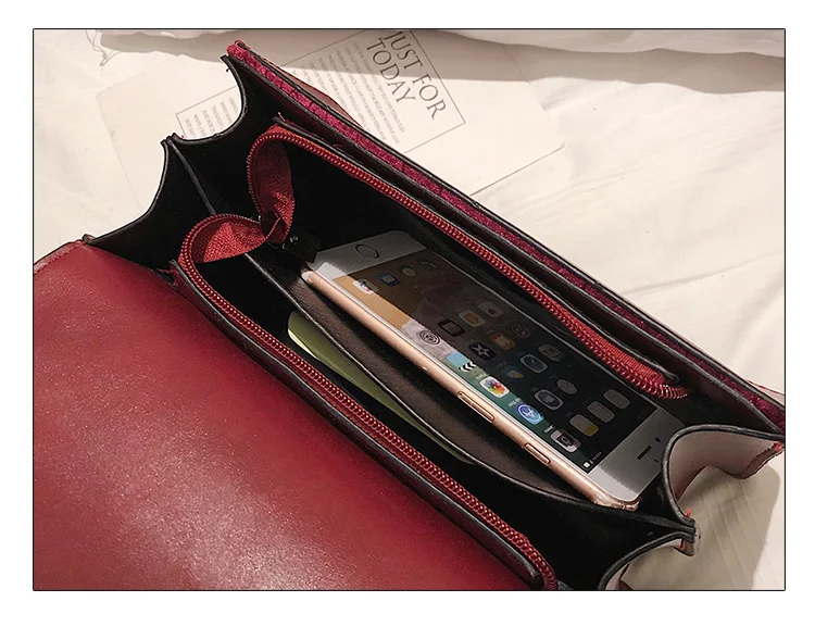 Female Luxury Chain Velvet Leather Handbag Designer 2019 Snakeskin Green Red Velour Crossbody Bag for Women Messenger Flap Purse (5)