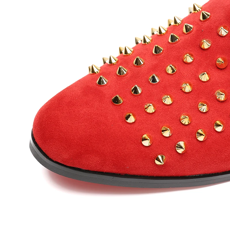 Новые мужские роскошные заклепки дизайн из нубука повседневная обувь мужские туфли с острым носком без шнуровки красные свадебные туфли