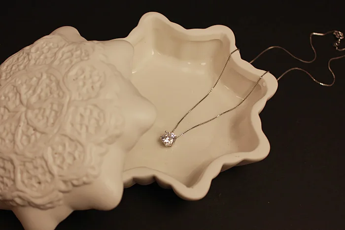 Hot sell shiny crystal pendant 925 sterling silver ladies`necklace female short chain birthday gift drop shipping women no fade