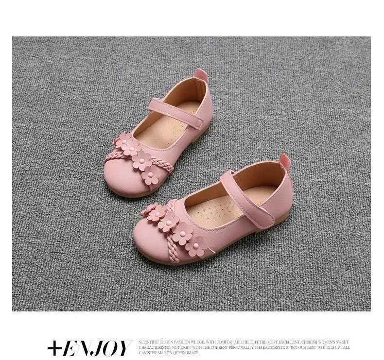 Children's Shoes New Sandals Super soft and comfortable Princess Shoes Girls Hollow flower Shoes Summer amorous feelings