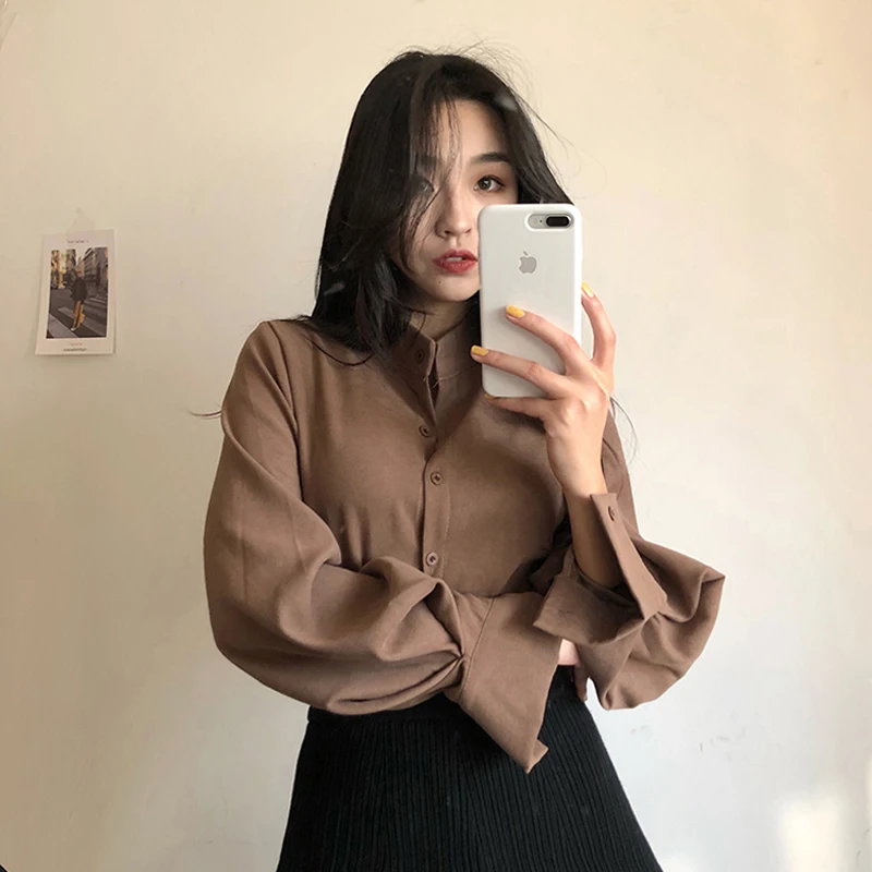 Tanie Kołnierz stójka w stylu vintage bluzka z rękawami kloszowymi koszula damska pojedyncze piersi solidne bluzki retro koszule femme koszulka 2018