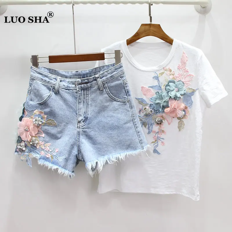 

LUOSHA Women 2019 2Pcs Summer Stylish Embroidery 3D Flower Short Sleeved Tshirt+Heavy Work Jean Rippered Denim Short Suit