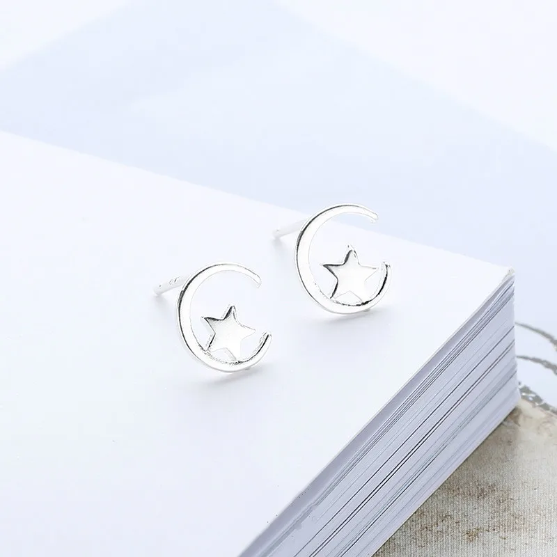 

Star Crescent Hollow-out Earring Matches Adorn Article Temperament Melting Lovely Star Moon Ear Nail Earings Fashion Jewelry