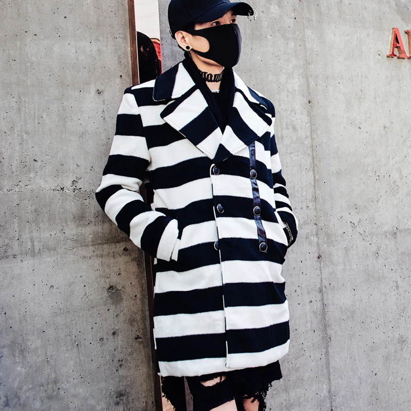 

2019 New high quality personality black and white stripes fashion hip hop fall casual long body slimming style men's street wear