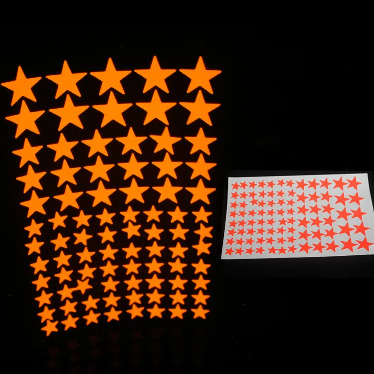 30/80PCS/sheet Luminous Moon Star Stickers Glow In The Dark for Baby Kids Bedroom Phone Case Decor Xmas Halloween Birthday Gift - Цвет: orange star