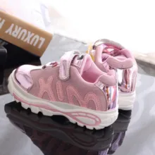 Top new Children Outdoor Sport Shoes High Ankle Football Boots Girls Boys Running Shoes Trainers Kids Sneaker High Quality