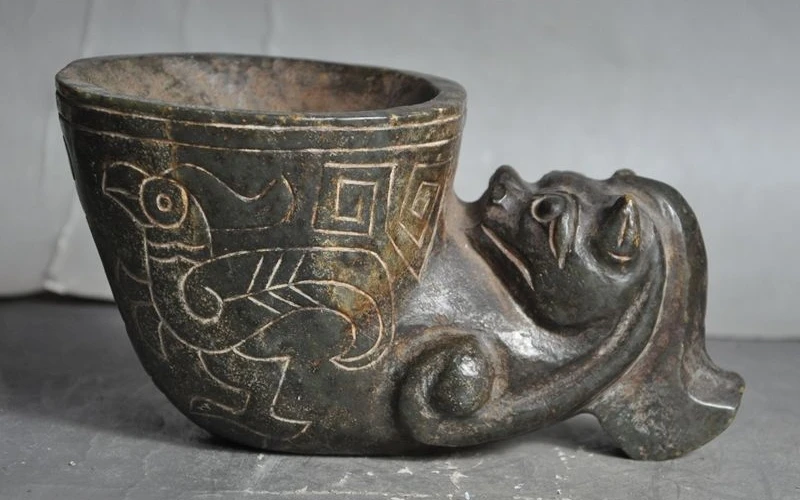 

antique china Hongshan Culture hetian old jade Beast head bird Wine vessel cup