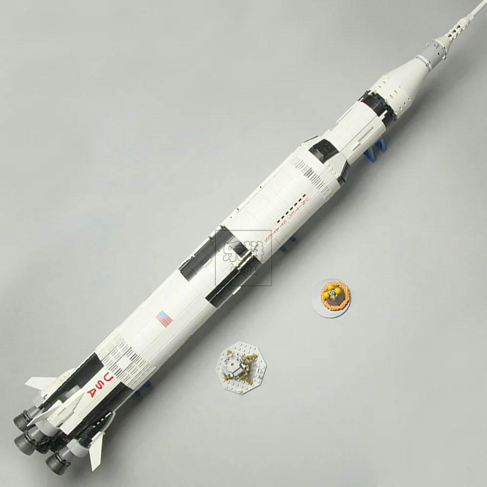 

37003 1969Pcs Creative Series The Apollo Saturn V Launch Vehicle Set Children Educational Building Blocks Bricks Toy 21309