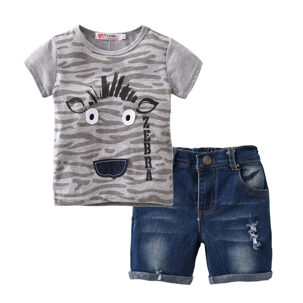 Новинка года; стильный Детский костюм летняя одежда для маленьких мальчиков Топ с короткими рукавами и рисунком+ джинсовые шорты комплект одежды для мальчиков