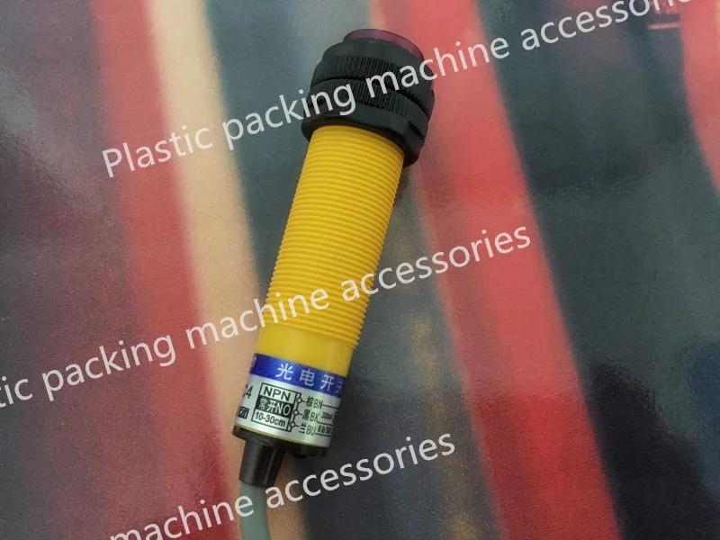 

photoelectric switch retail The sensor,E3F3-DS50P1, NPN,3-wire NO,diameter 30mm,Diffuse reflection type,infrared switch