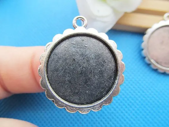 

8pcs Antique Silver tone/Antique bronze Oval Flower Frame Base Setting Tray Bezel Pendant Charm/Finding,20mm Cabochon/Cameo,DIY
