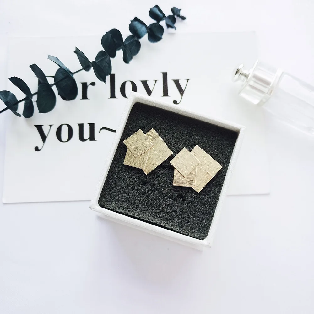 

2018 new design exquisite metal square copper combination stud earrings gold earrings Statement earring for Girls gift for woman