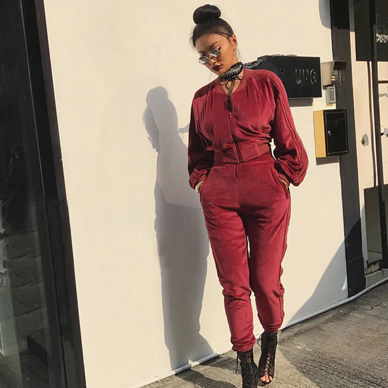 

Good Quality Velvet Tracksuit Women Fashion Long Sleeve Top And Pants Suit Runway