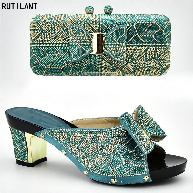 Nieuwste Ontwerp Bijpassende Schoenen en Tas Set In Hakken Afrikaanse Schoenen en Tassen Bijpassende Set Versierd met Strass Slip op pompen Nieuwste Ontwerp Bijpassende Schoenen en Tas Set In Hakken Afrikaanse Schoenen en Tassen Bijpassende Set Versierd met Strass Slip op pompen