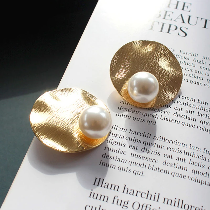 

Fashion Faux Pearl Round Gometric Stud Earrings Women Wedding Handmade Christmas Jewelry Gift Imitation Pearls Gold Coin Earring