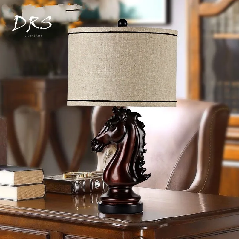 

European Resin Table Lamp Retro Art Horse Head Led Desktop Lamp American Bedroom Living Room Study Deco Desk Lamp