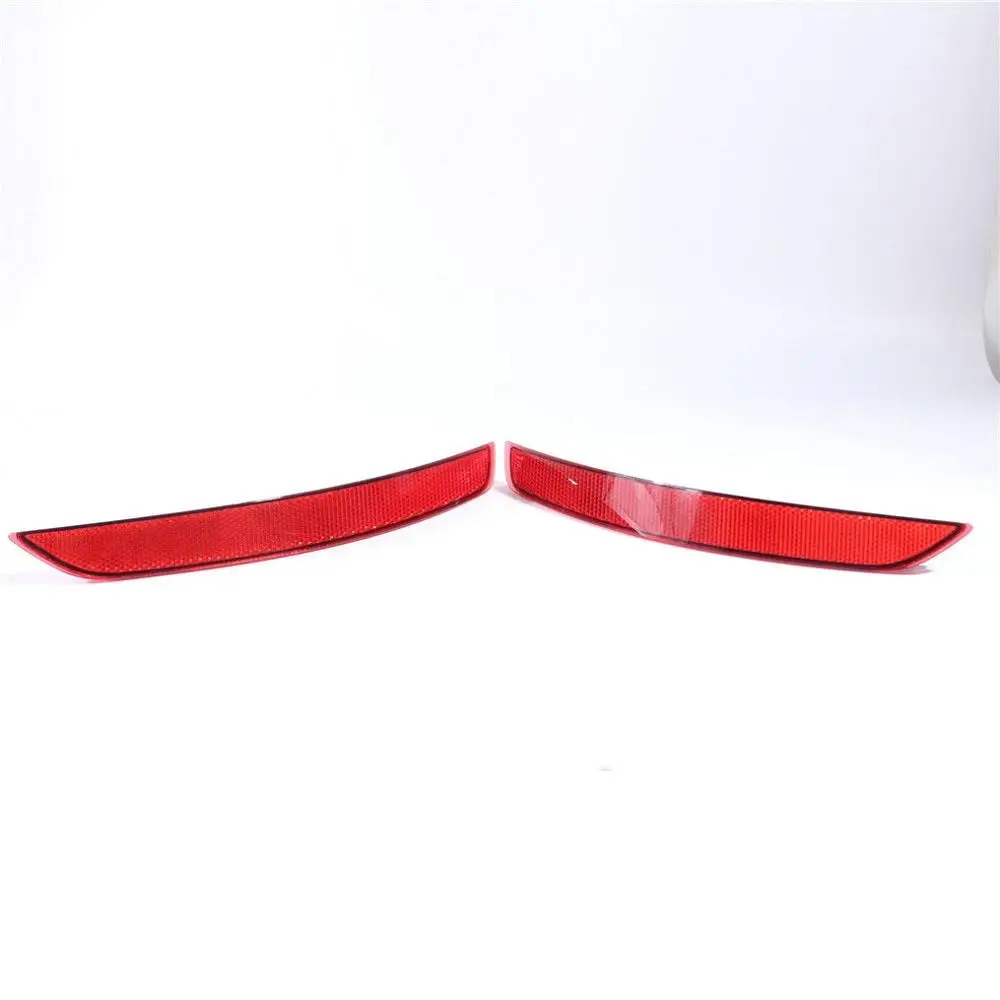 

8V5945105A 8V5945106A 2Pcs ABS Rear Bumper Reflector Bar Lights Red 8V5 945 106/105A For A-UDI A3 15-16 8VD945106