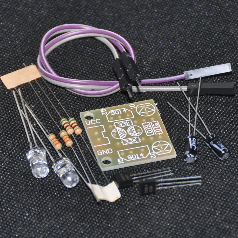 

DIY Electronic Kit 5mm LED Einfache Flash Blue Light Einfache Blitzschaltung GW LED Flasher Blinking LED Suite Trousse