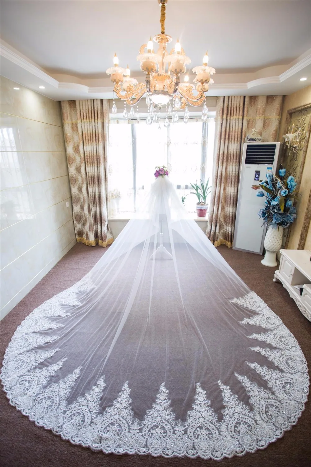 

3 Meters Long Ivory Wedding Veils Cathedral Appliques On Train Luxury Bridal Vail with Comb Wedding Accessories velo