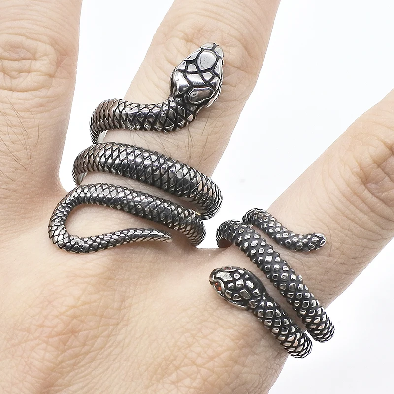 

AMUMIU 1pc Fashion Snake Rings Couple Ring For Women SilverColor Black Heavy Metals Punk Rock Ring Vintage Animal Jewelry R036