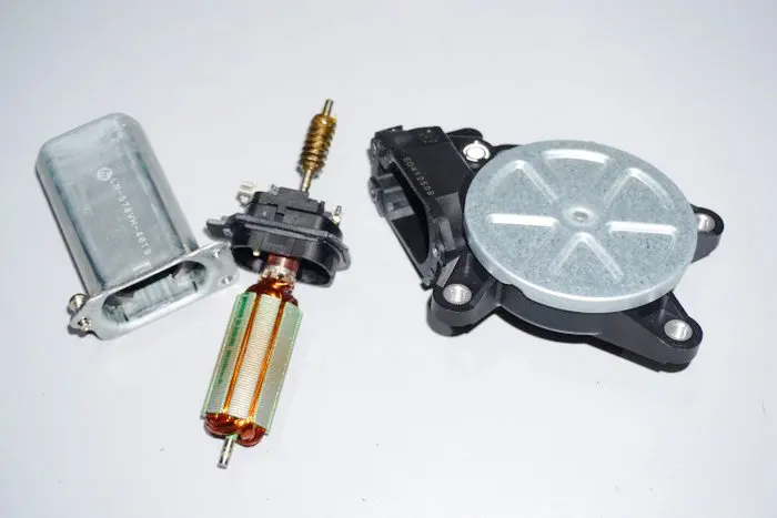 DCG11-12V-01