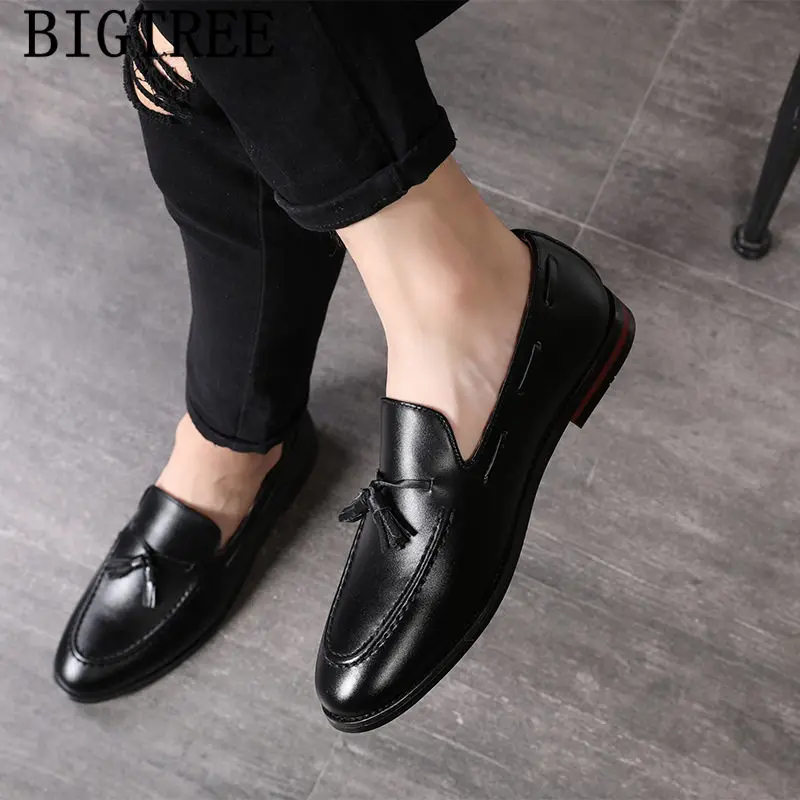 Лоферы с кисточками классические мужские туфли кожаные итальянские нарядные туфли для мужчин элегантные coiffeur модельные туфли мужские офисные роскошные брендовые ayakkabi - Цвет: Черный