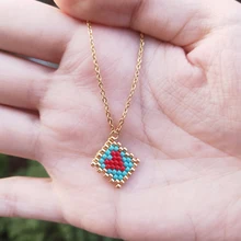 FAIRYWOO – Collier Miyuki avec pendentif en forme de petit cœur, chaîne en acier inoxydable, bijoux tendance pour femmes et filles, cadeaux d'amitié