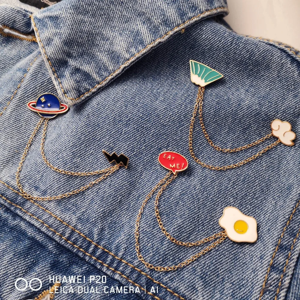 

Rinhoo Poached Egg Earth Lightning Shirt Denim Lapel Brooches White Clouds Volcano Double Chain Women Men Badges Cute Pin