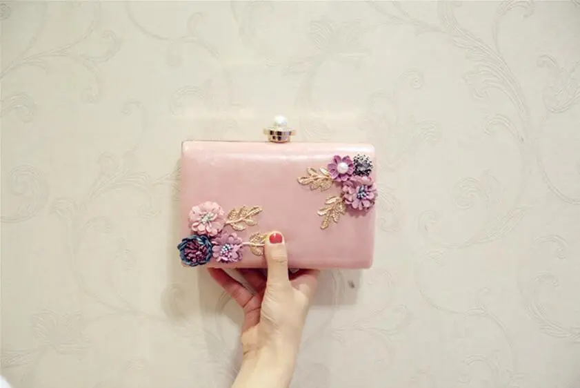 2023 High Quality Women Handmade Flowers Evening Bags Mini Wedding Dinner Bags Luxury Clutch Purse With 2 Chains