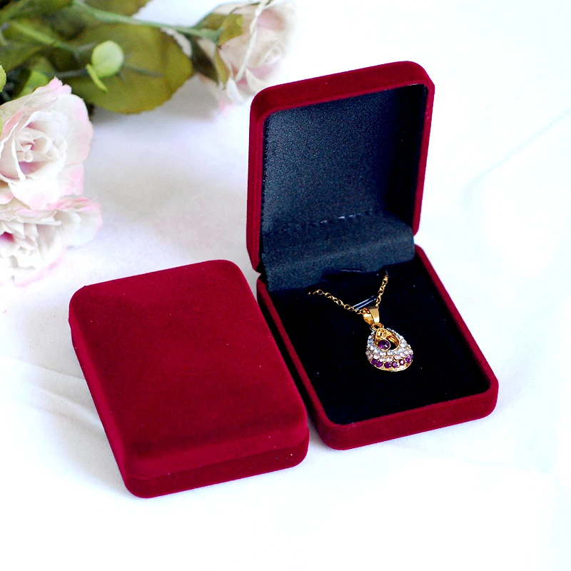 dark red pendants boxes 1