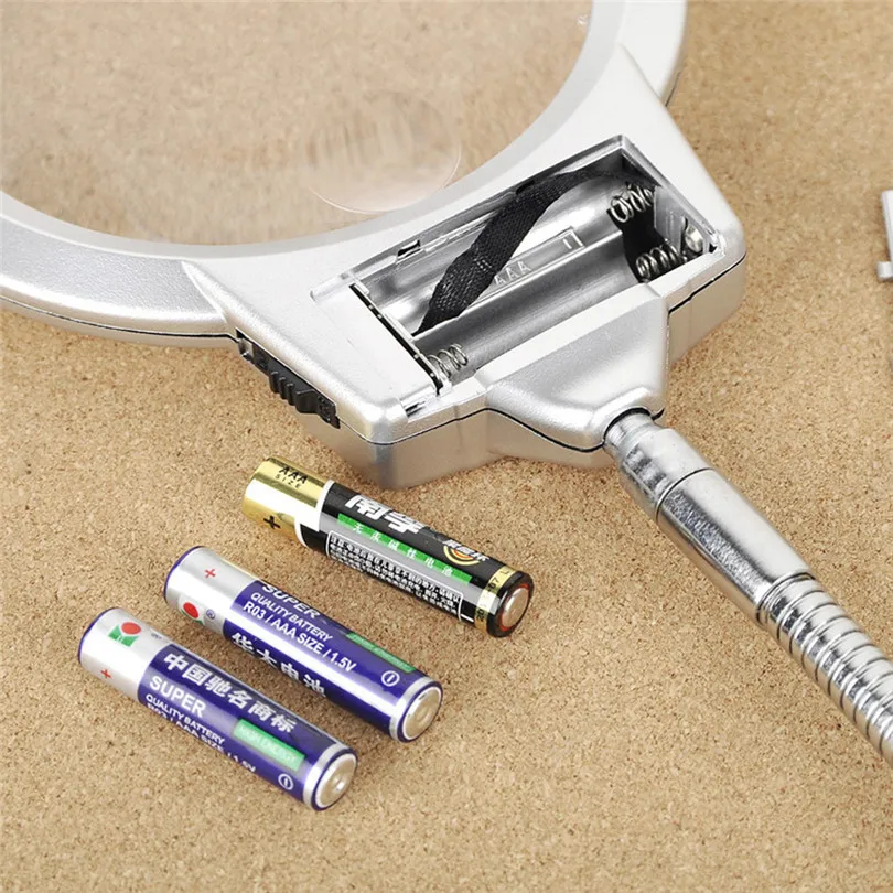 New Desk Lamps Lighted Table Top Desk Magnifier Magnifying Glass Clamp 3 x AAA Batteries(Not Included) Luces 40DC601