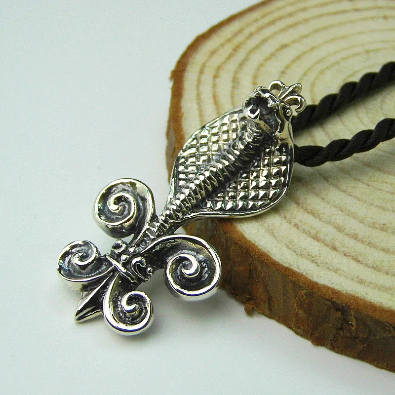 

Love is genuine Thai 925 Sterling Silver Snake Pendant Butterfly Pendant retro pattern Men NEW