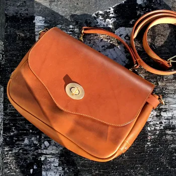 

[B-067] DIY leather art retro twist lock messenger bag has pattern version of the bag paper drawings 1:1 scale bag's drawing