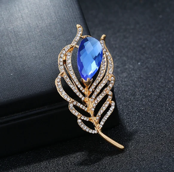 

1pcs Alloy Brooch Pin Corset Jewelry Gift Decoration Peacock Feather Fun Brooch Badge