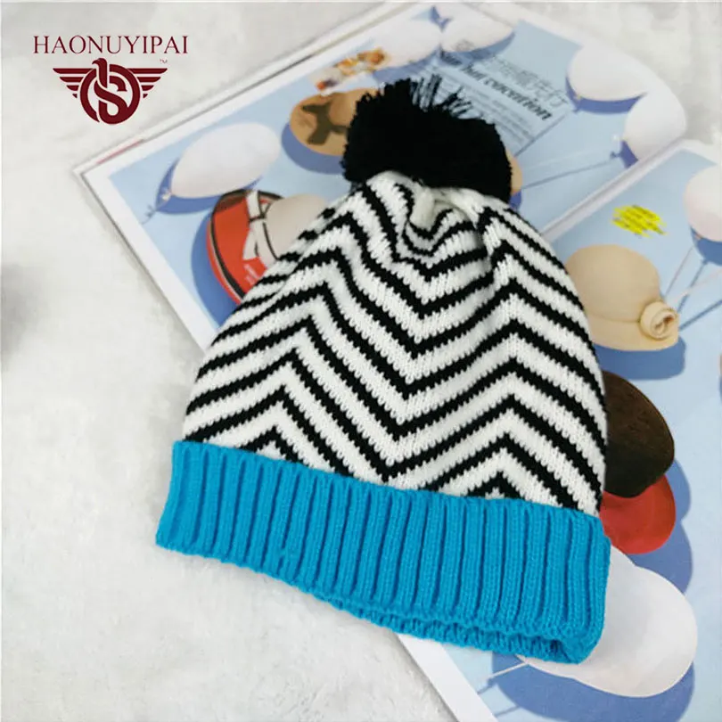 

100% Brand New High-Quality Striped Knitted Hats For Children Warm Caps Outdoor Casual Skullies Beanies White And Black  WB015