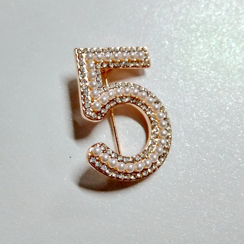 5 brooch 06