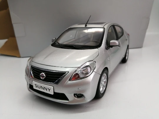 

1:18 Nissan Sunny classic alloy model Car Diecast Metal Toys Birthday Gift For Kids Boy